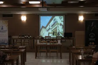 Στιγμιότυπο από την εκδήλωση Wine & Balance στο Χαροκόπειο Πανεπιστήμιο (1/32)
